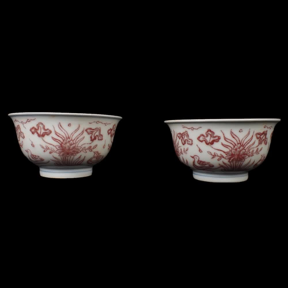 《博古珍藏》明成化 釉里紅蓮花紋杯一對 早期收藏 老件文物 茶具瓷器 國際拍賣級