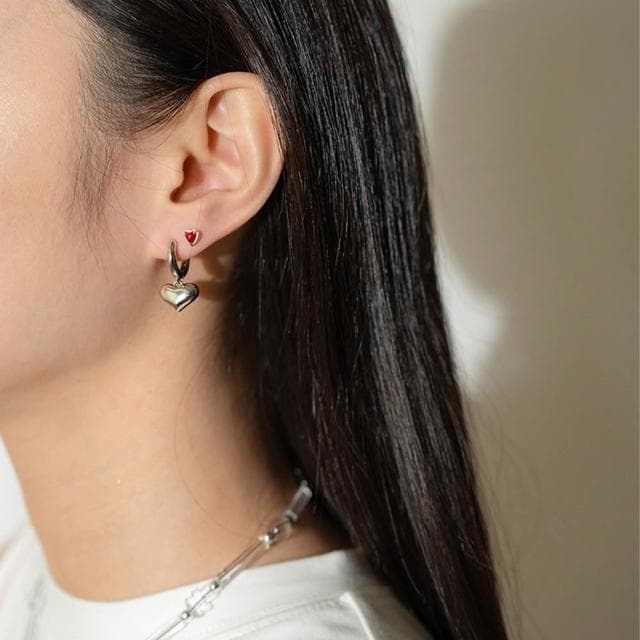 【Queenshop】QUEENSHOP_ S 女裝 正韓 立體圈圈愛心耳針式耳環 現+預 07030946