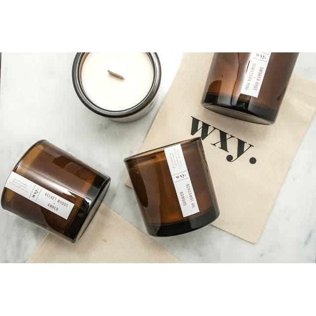 英國 wxy  Amber 蠟燭(S) - 煙燻玫瑰 & 蘇門答臘松/142g