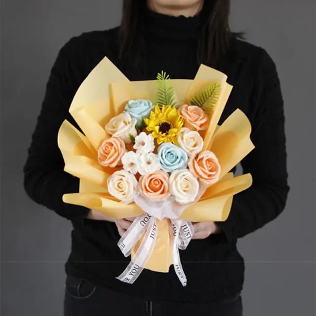 【Warm House Decor 暖和家居】節日送禮花束 (畢業花束 七夕情人節 香皂仿真花 母親節教師節 感恩花束 生日禮物 送女生禮物 康乃馨花)