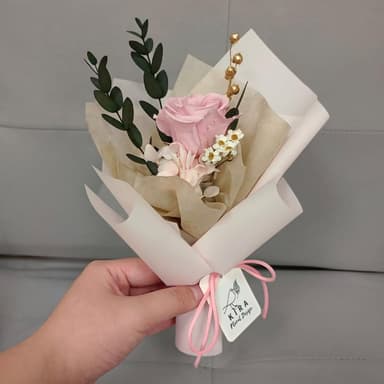 【KIRA與花花藝】花晨月夕/永生花小花束-浪漫粉(情人節花束/畢業花束/生日禮物/七夕情人節/永生花/乾燥花/玫瑰)
