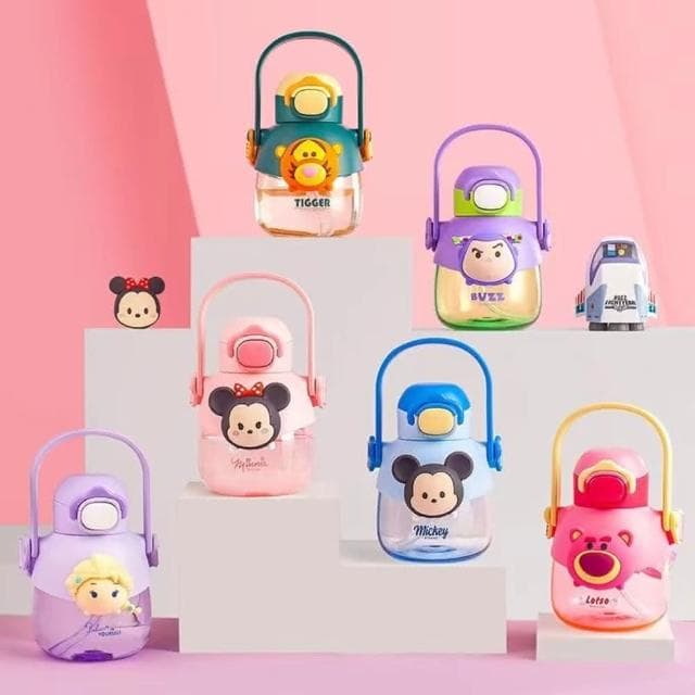 【Disney 迪士尼】聲音互動水壺760ML (正版授權 巴斯光年 米奇 米妮 草莓熊 愛紗 跳跳虎 運動水壺 兒童水壺 隨身水壺 隨身杯 大容量水瓶 母嬰Tritan材質 茶杯 保溫瓶 雙飲可調背帶 送禮 生日禮物 交換禮物 聖誕禮物)