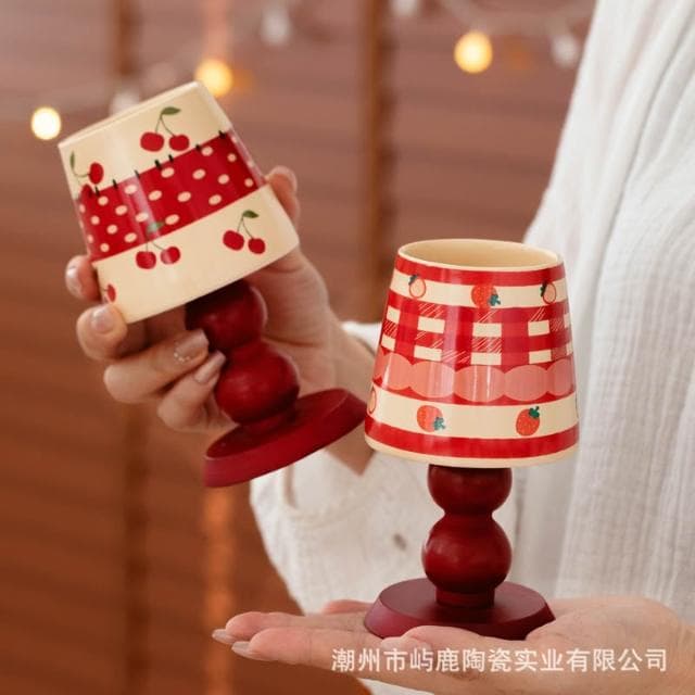 復古草莓高腳杯高顏值陶瓷馬克杯家用水杯創意酒杯生日禮物女