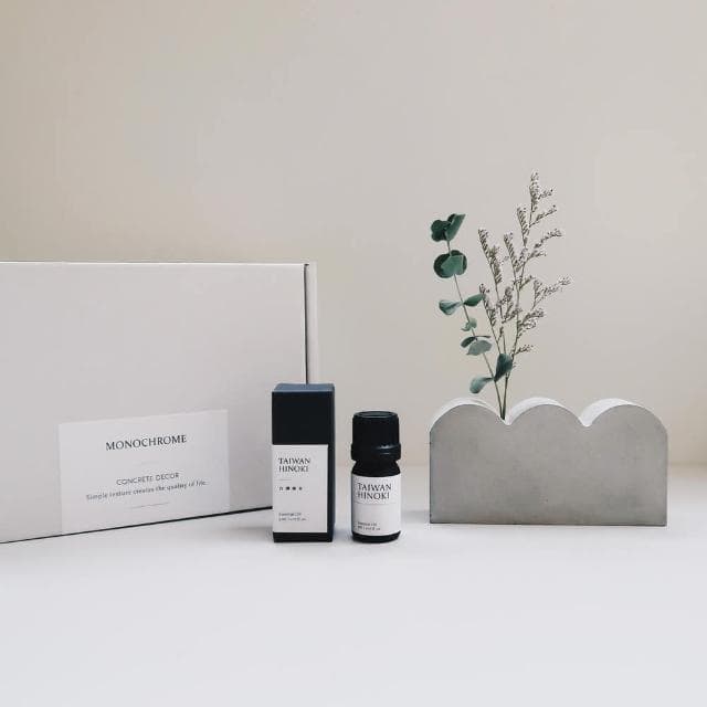 灰調 MOUNTAIN 小山｜水泥擴香石花器 + 5ml 純天然單方精油3件組