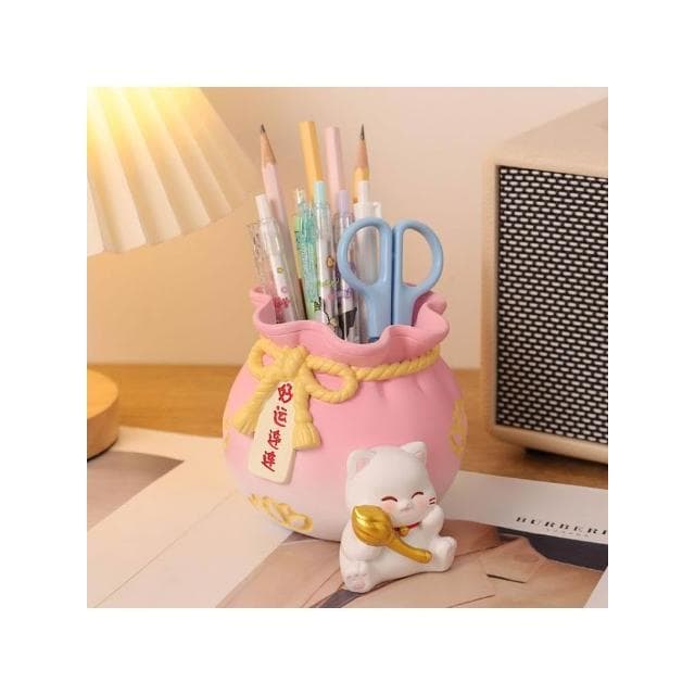 可爱招财猫笔筒收纳盒摆件逢考必过办公室工位装饰品女生生日礼物