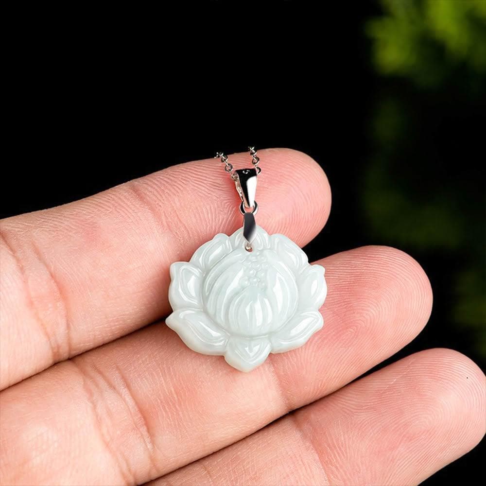 【EMMA SUE】翡翠玉墜 蓮花項鍊 純銀項鍊 百搭飾品 玉項鍊 冰種玉 新中式 送長輩 禮物 玉石 玉佩 招財進寶