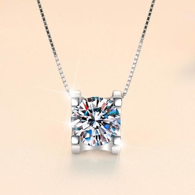 【EMMA SUE】項鍊 飾品 鑽石項鍊 莫桑鑽 生日禮物 s925銀 一克拉 銀飾 純銀項鍊 項鍊女 吊墜 女生項鍊 高級感 鑽石