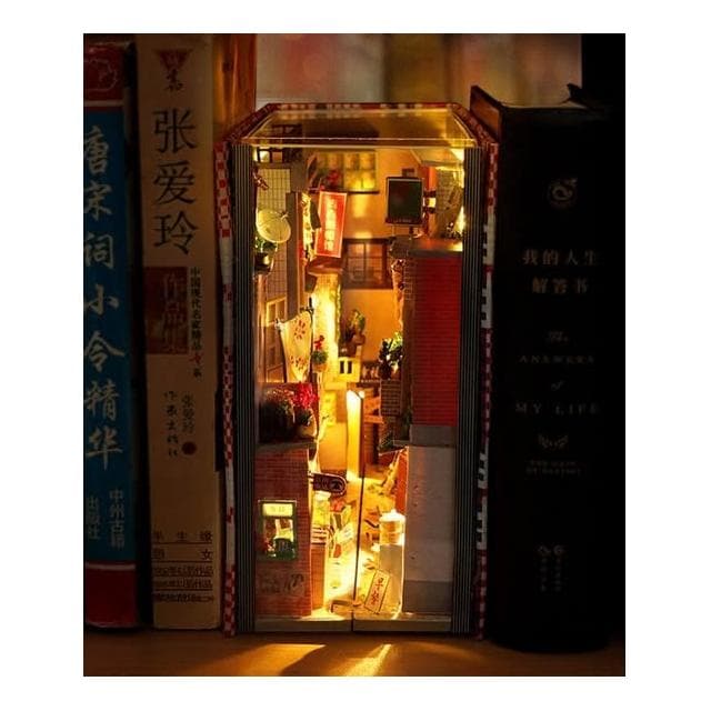 大旺小舖:diy袖珍娃娃屋材料包小屋時光舊巷 生日結婚母親節情人節聖誕交換禮物 實體店面