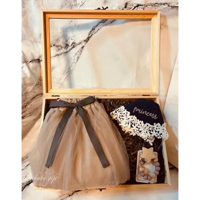 女寶寶禮盒 洋裝系列．質感低調灰(無鞋版本)～彌月禮盒·滿月禮·嬰兒禮盒·新生兒禮盒·滿月禮盒·彌月禮·寶寶禮盒·女寶禮物