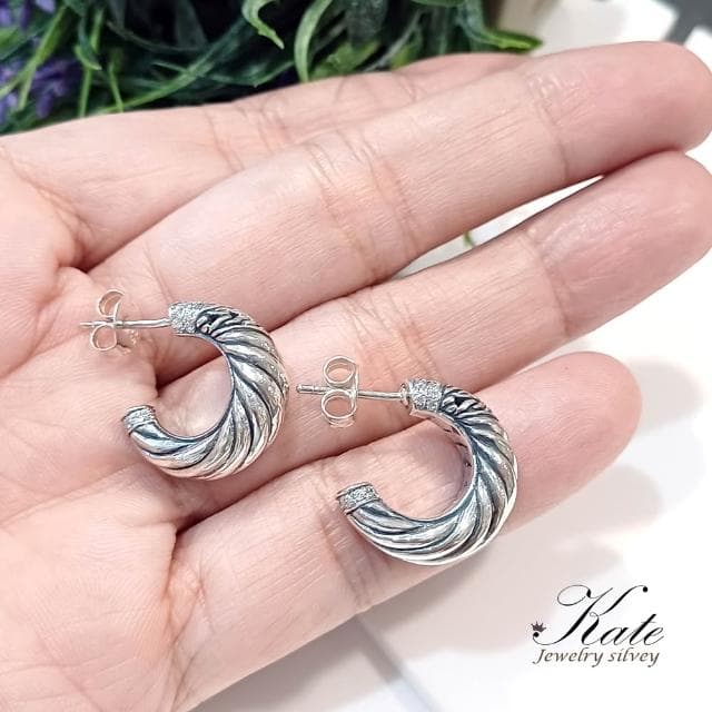 【KATE】銀飾 峇厘島手工線條雕花鑲鑽C形純銀耳環 耳針耳環 編織耳環 生日禮物 情人禮物