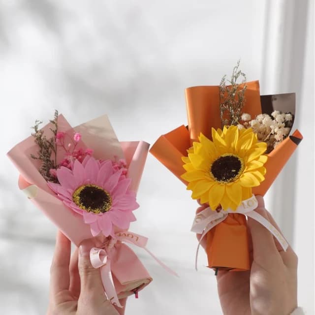 康乃馨祝福小花束 (小捧花 花束 仿真花 永生花 禮物花束 情人節 畢業季 母親節)