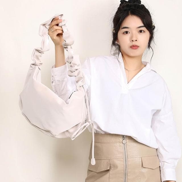 【LEEHER】大容量包包/尼龍包/軟包/生日禮物/通勤包/腋下包/雲朵包/側背包/斜背包/單肩包/女生包包/水餃包/休閒包