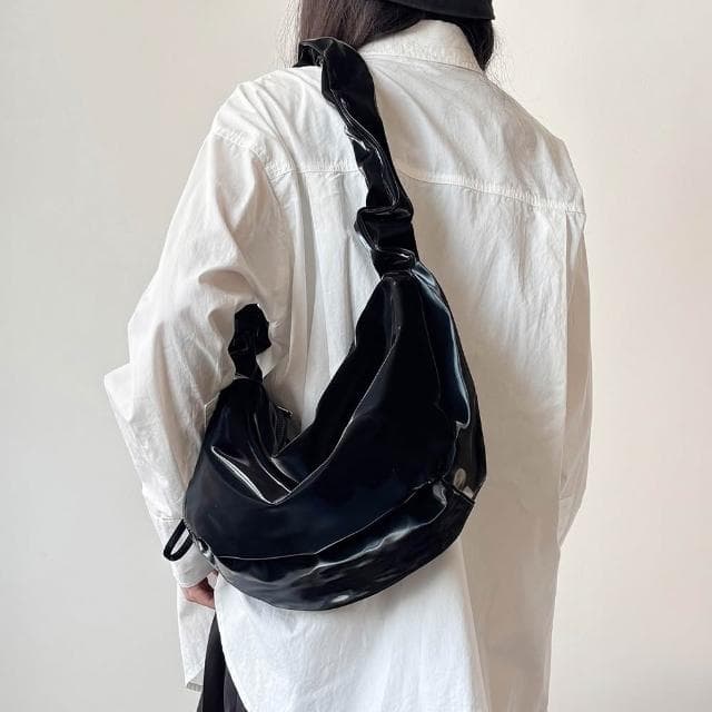 【LEESA】女生包包\水餃包\大容量包包\尼龍包\軟包\生日禮物\通勤包\腋下包\雲朵包\側背包\斜背包\單肩包\休閒包