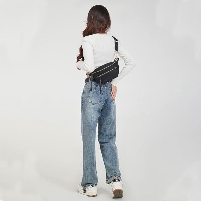 【LEESA】尼龍斜背包\包包\斜背包\胸包\收錢腰包\女生腰包\尼龍胸包\休閒百搭包\黑色小包\運動腰包\質感胸包\女生禮物