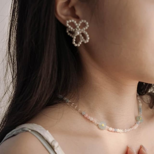 【Queenshop】QUEENSHOP_ S 女裝 正韓 925銀針珍珠花朵耳針式耳環 現+預 07030934