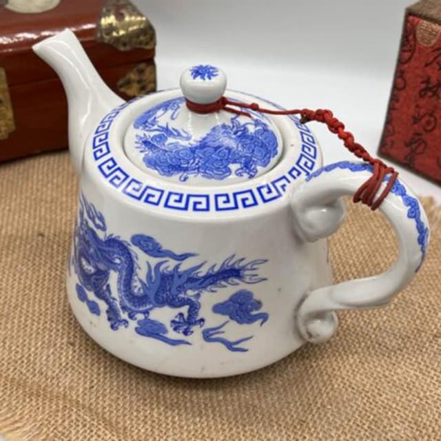 《祥龍瑞雲 · 青花瓷壺》| 瓷壺 中式茶壺 古典青花瓷工藝 茶具收藏禮品 飲茶文化 禮贈親友佳品 禮物首選 禮物推薦
