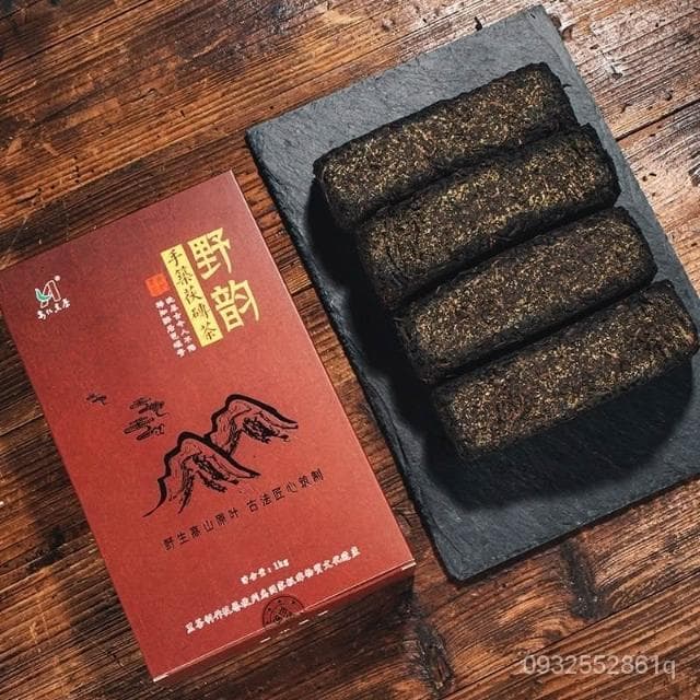阿四嫂   湖南安化黑茶正宗2016年陳年金花黑茶2斤裝黑金盒裝高端髮酵磚茶