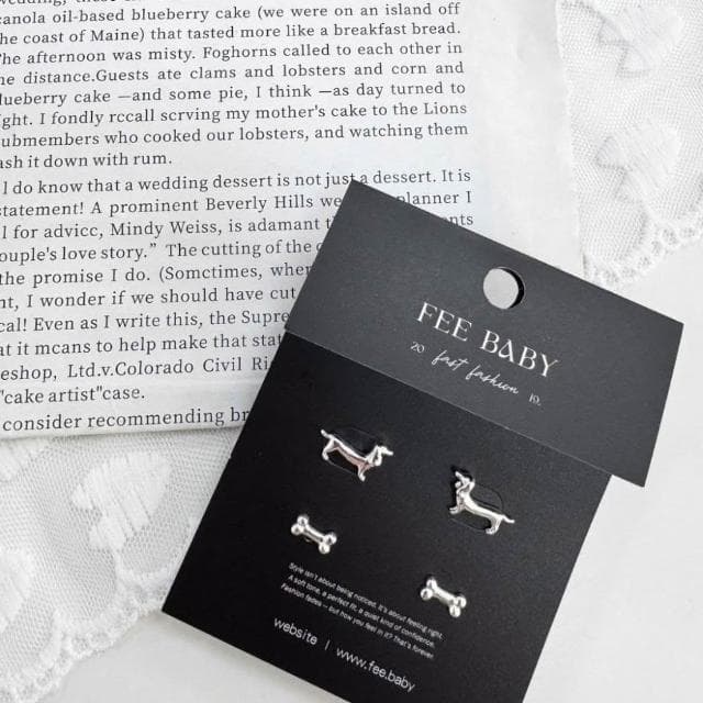 【FEE BABY】【Fee現貨2色新品】精緻俏皮925純銀臘腸狗骨頭耳釘🔥耳針 耳環 配飾 珍珠光 耳飾 復古 輕奢氣質 女生飾品 韓系