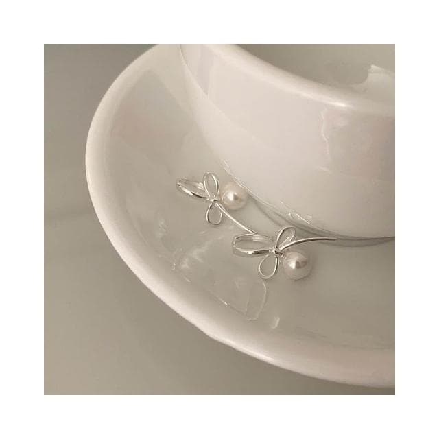 【FEE BABY】【Fee現貨2色新品】925純銀芭蕾風白珍珠蝴蝶結耳釘🔥耳針 耳環 配飾 珍珠光 耳飾 復古輕奢 女生飾品 韓系耳環