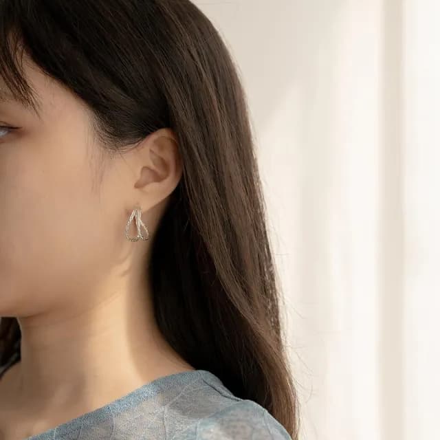 【Queenshop】QUEENSHOP_ S 正韓 麻花編織雙環造型耳針式耳環 現+預 07030939