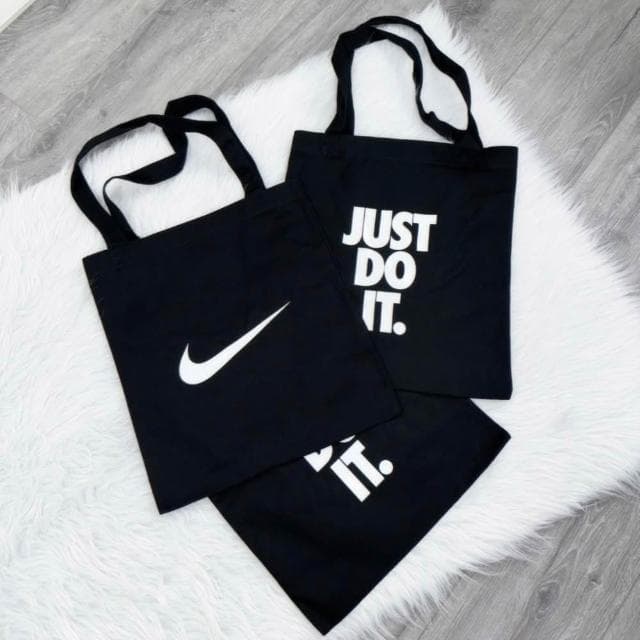 【NIKE 耐吉】NIKE黑白手提帆布包 帆布包 托特包 黑白 手提包 送禮 生日禮物 BG018-010A