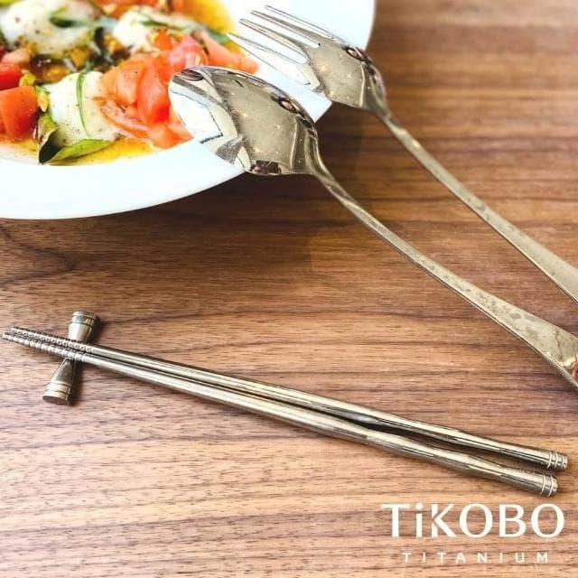 【TiKOBO 鈦工坊】純鈦湯叉筷2件組 附絨布套 含純鈦湯匙／純鈦叉子+純鈦防燙空心筷19cm  環保餐具 非不鏽鋼 無化學塗層