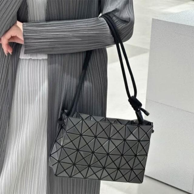 【LEEHER】女生包包/斜背包/生日禮物女生/豆腐包包/包包女/女生包包/菱格包包/側背包/斜背包女/小眾包包