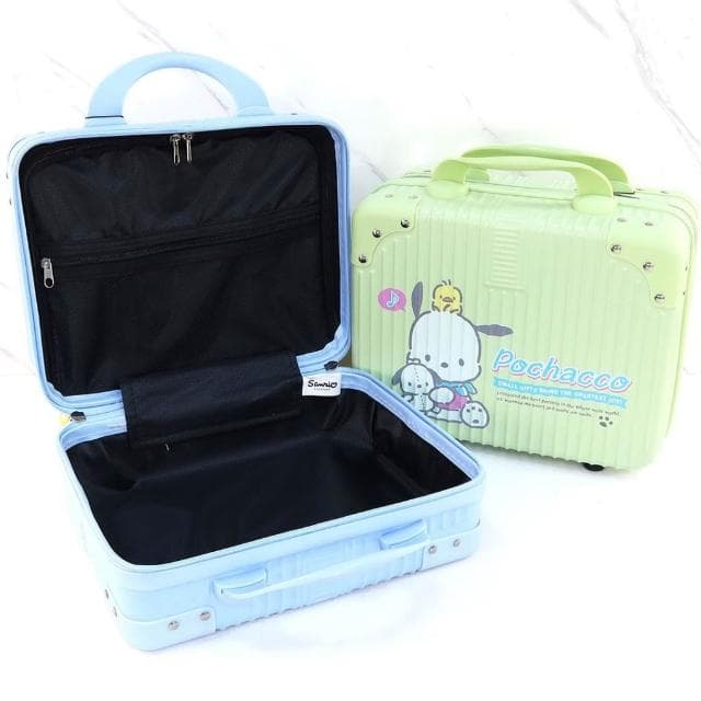 【SANRIO 三麗鷗】三麗鷗 帕恰狗 旅行格紋行李箱 背帶旅行箱 手提箱 化妝箱 行李箱 旅行箱