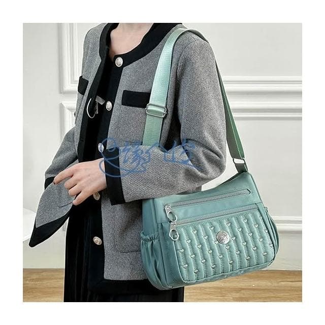 愛心繡花尼龍側背包 時尚包 斜背包 淑女包 單肩包 情人節禮物【緣份小屋】