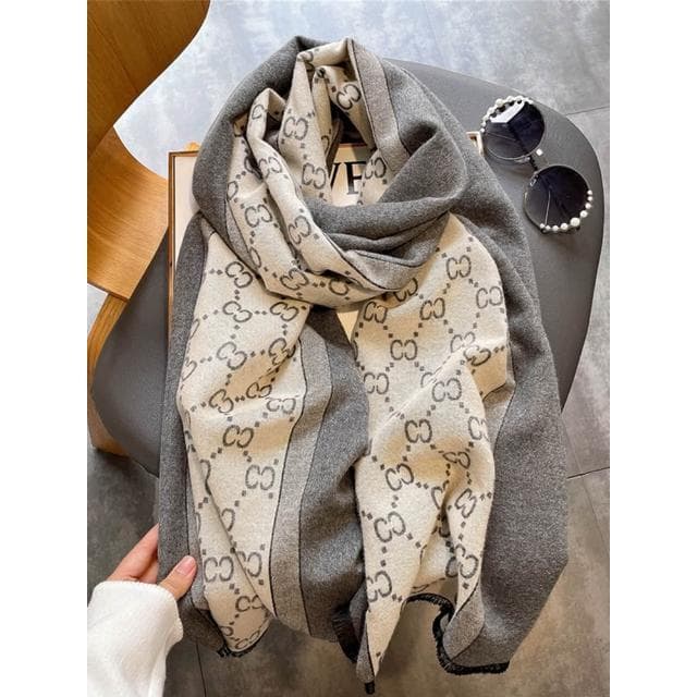 🎗飾間首飾鋪 卡其小眾圍巾女冬季大牌百搭披肩兩用高級感加厚保暖圍脖