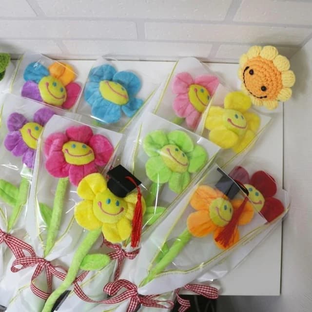 花朵花束 畢業花束 毛絨微笑太陽花 玩偶花束 教師節花束 情人節花束 生日花束 聖誕禮物 交換禮物