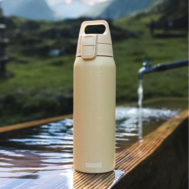 【SIGG】Shield 超輕量彈蓋保溫瓶 750ml (奶油黃;保溫杯/水瓶/水壺)