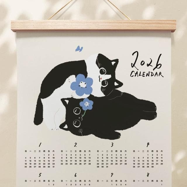 森蕗插畫🌲新款🌲 2026年曆黑貓賓士叼花掛曆海報 臥室裝飾牆壁裝飾牆面裝飾居家裝飾房間裝飾交換禮物朋友生日禮物