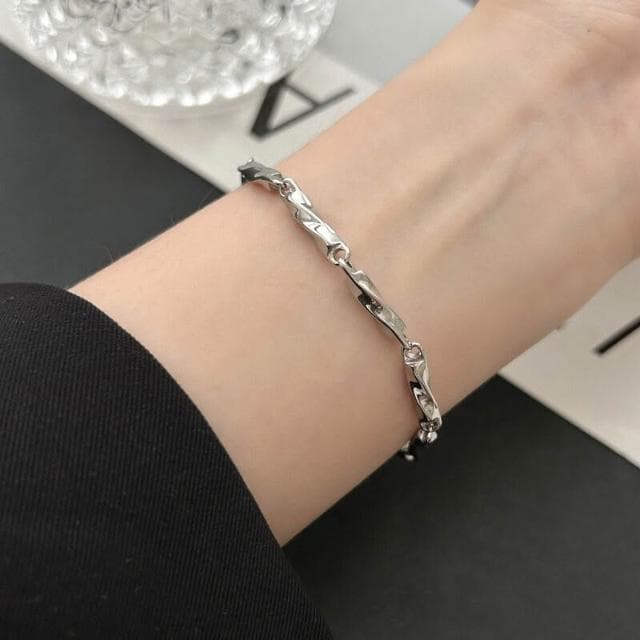 手鏈時尚個性莫比烏斯钛鋼手鏈 ins氣質設計情侶手飾大方氣質日常通勤防過敏派對約會手鏈輕盈手鏈手環手串手飾簡約百搭高級感