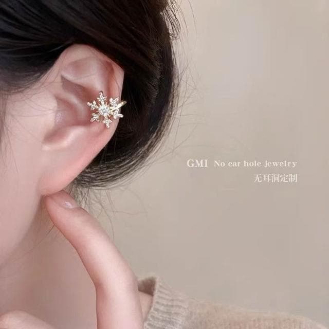 耳環精致小巧雪花耳骨夾無耳洞耳夾耳環女輕奢小眾設計感網紅耳飾不過敏看不膩超閃耳環耳飾品不褪色百搭禮物輕盈精緻輕奢高級韓國