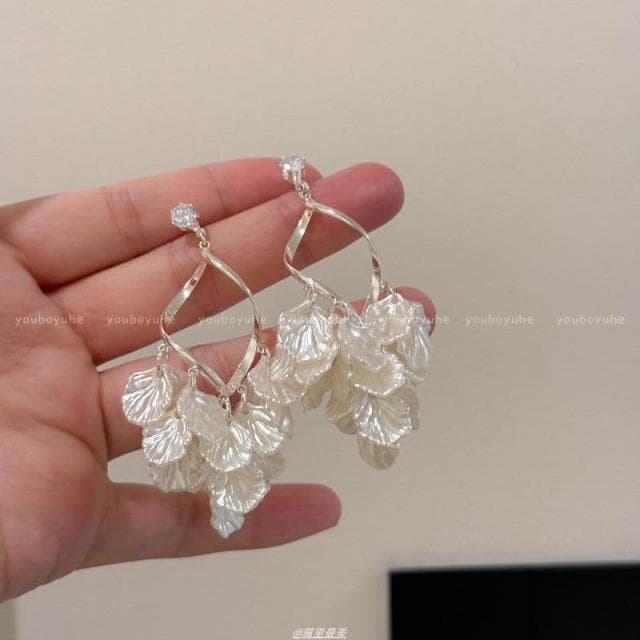 耳環法式貝殼花瓣流蘇耳環女款夏天輕奢小眾耳釘高級感無耳洞耳夾耳飾不過敏看不膩超閃耳環耳飾飾品百搭禮物輕盈精緻輕奢高級韓國