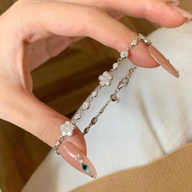 手鍊輕奢高級感簡約小眾花朵手鏈鑲嵌锆石百搭清冷甜美疊戴手飾手鏈時尚百搭手鏈手環手鐲可調整大小精緻甜美手鍊情侶手繩送禮禮物