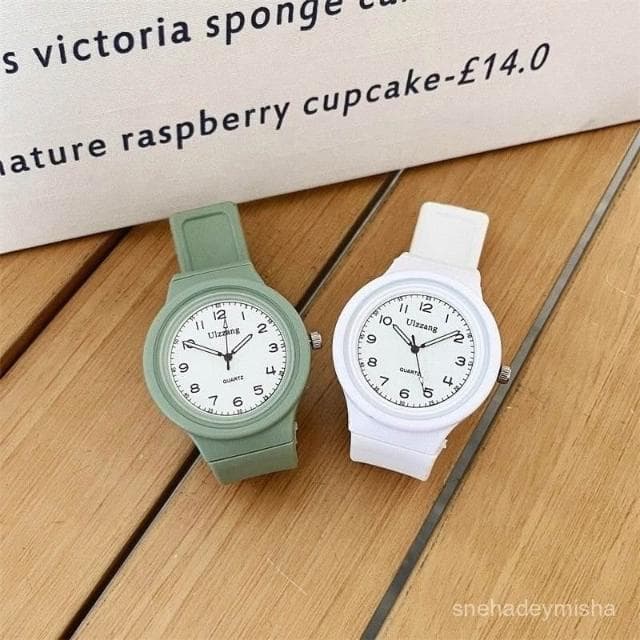 小李甄選  新款高顔值奶茶色手錶女初高中學生圓盤夜光指針式數字考試用石英