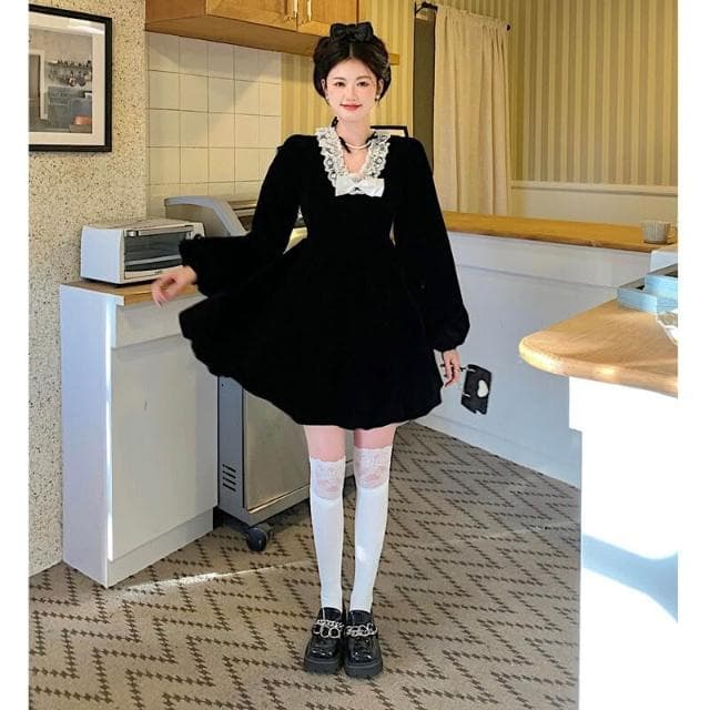 連衣裙赫本風千金感秋冬裝法式赫本高級設計感小黑裙小個子顯瘦公主裙連衣裙絕美辣妹收腰連衣裙女裝氣質小黑裙生日禮裙小香風短裙