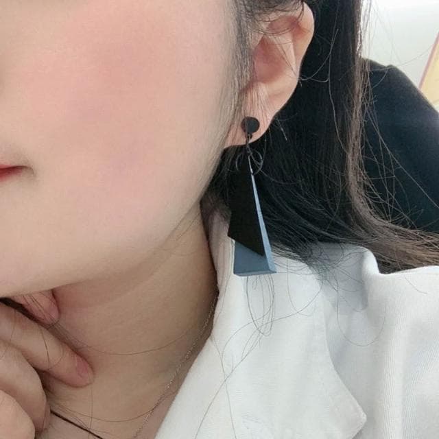 🎗飾間首飾鋪 新款木质雾霾蓝日系冷淡风不对称黑色耳环显瘦无耳洞耳夹耳饰