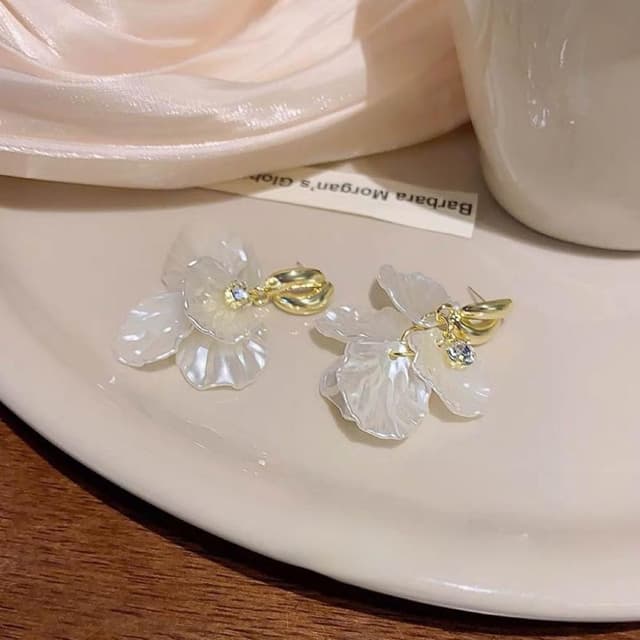 滿188出貨 韓系貝殼花朵耳環 耳夾 無耳洞 耳針 夾式耳環 盤蚊香耳夾 耳飾 耳扣 飾品 禮物 生日禮物 送朋友-11