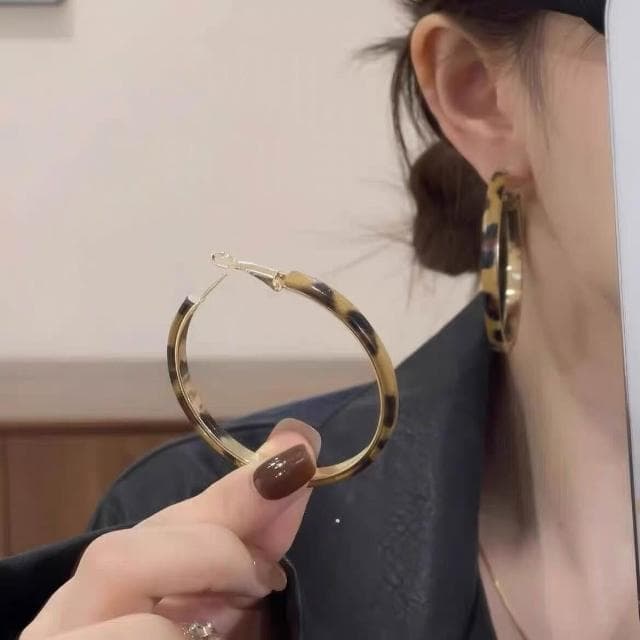 耳環皮革豹紋質感大耳圈銀針簡約小眾秋冬穿搭時尚耳環女氣質輕盈精緻輕奢高級韓國不過敏看不膩超閃耳環耳飾飾品配禮服百搭禮物