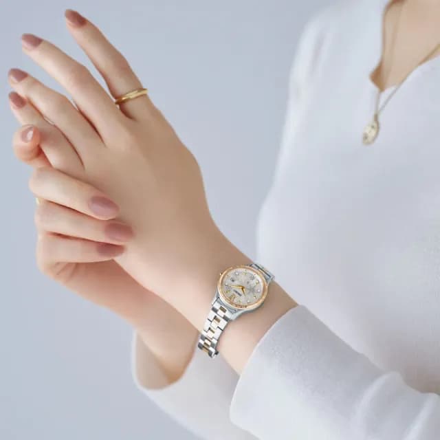【SEIKO 精工】LUKIA 冬季戀人限量 太陽能電波鑽石女錶 手錶 送禮 推薦(SSVV086J/1B35-0AZ0K)
