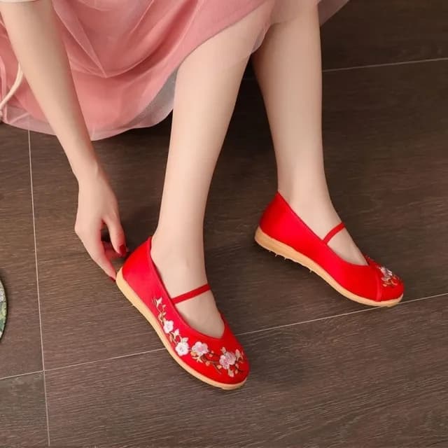 【橘魔法】女童中國風繡花鞋(旗袍搭配 鞋子 表演 抓週 大紅 新年 過年 喜宴 拜年 兒童 童裝 童鞋)