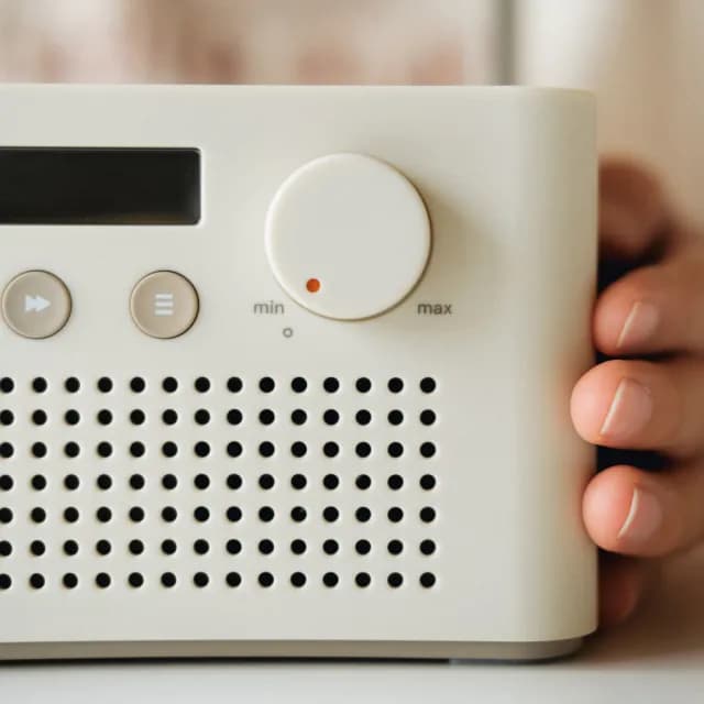 【SYITREN 賽塔林】高音質/便攜式/自帶喇叭/雙向藍芽/CD播放器/CD機(三色可選/保固一年/R200)