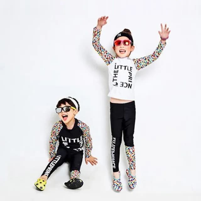 【橘魔法】幾何插肩防曬長袖泳裝+長褲(2件式 水母衣 兒童泳衣 潛水 玩水褲 防曬 男童 女童 童裝 兒童)