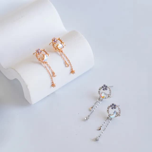 【Porabella】925純銀 月光石耳釘|花朵 月亮 流蘇設計 穿洞式耳飾| 穩定情緒 戀人之石不對襯耳環