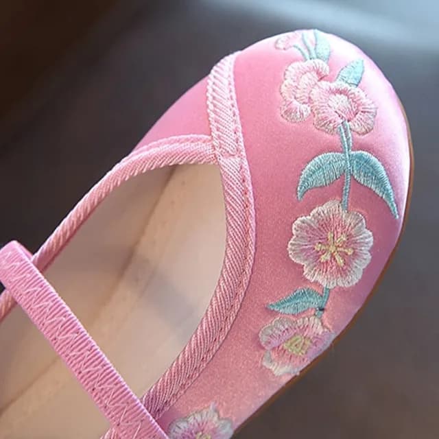 【橘魔法】女童中國風繡花鞋(旗袍搭配 鞋子 表演 抓週 大紅 新年 過年 喜宴 拜年 兒童 童裝 童鞋)