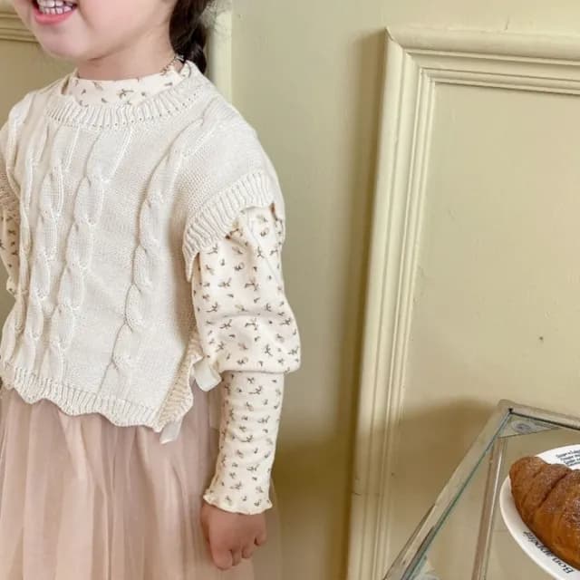 【橘魔法】鄉村風側綁蝴蝶結短版針織背心(毛衣 針織 外搭 背心 兒童 童裝 女童)