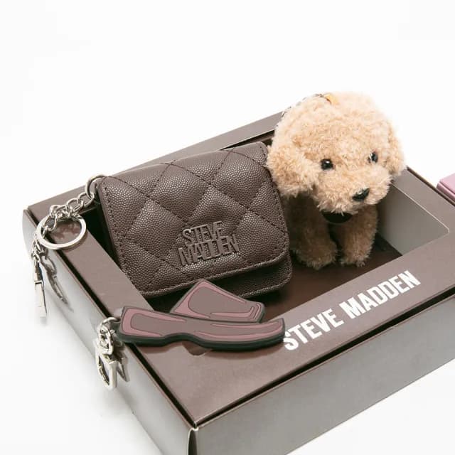 【steve madden】菱格紋零錢包/吊飾三件禮盒組(咖啡色)
